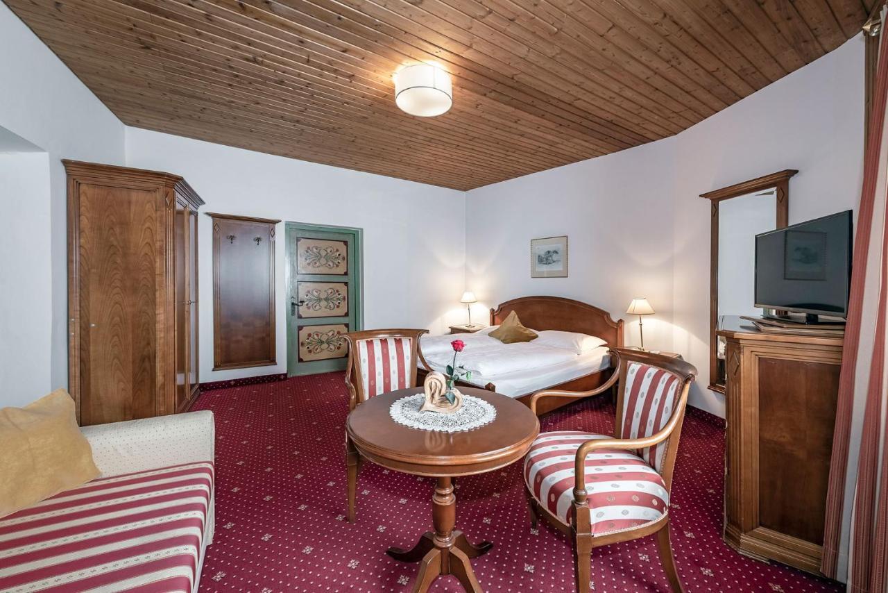 Hotel Weisse Lilie - B&B Rio di Pusteria Exterior foto